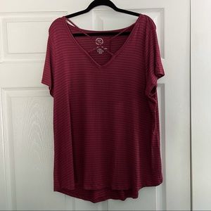 Maurices 24/7 Plus Size Size 1 Maroon Striped Tee
